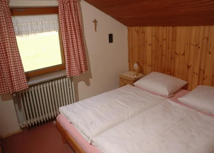 Haus Auracher Апартаменты Унтервёссен